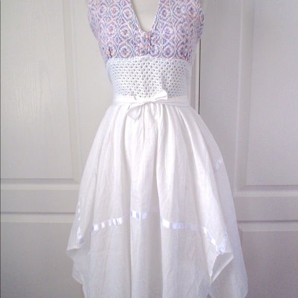 Vintage Mexico WHITE Crochet Embroidered HalterTop - Picture 16 of 16